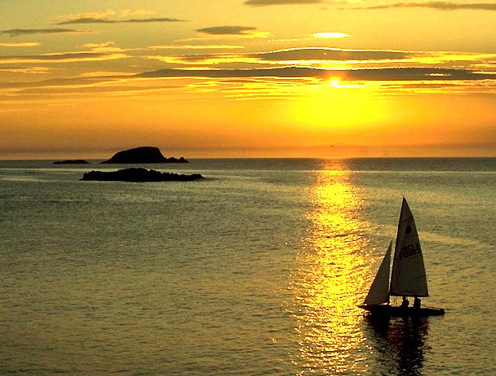 Allan Rogers photographed a yacht sailing off Fidra Island at the entrance to the Firth of Forth in Scotland